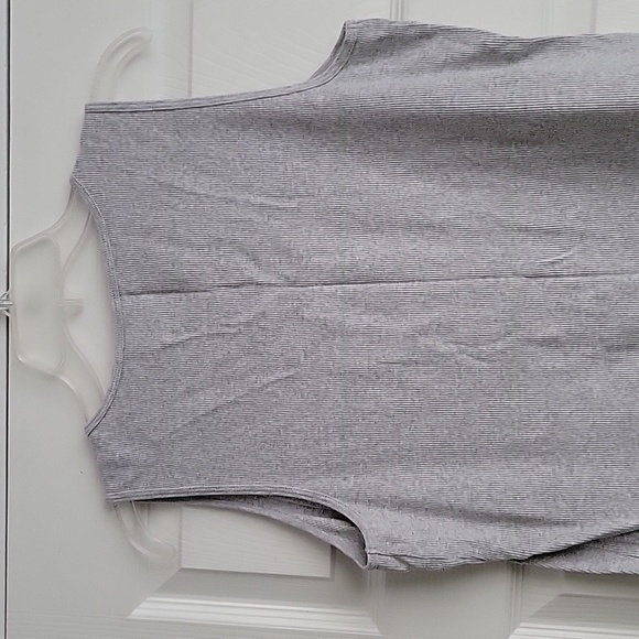 St. John's Bay Women's Tank - Picture 8 of 10